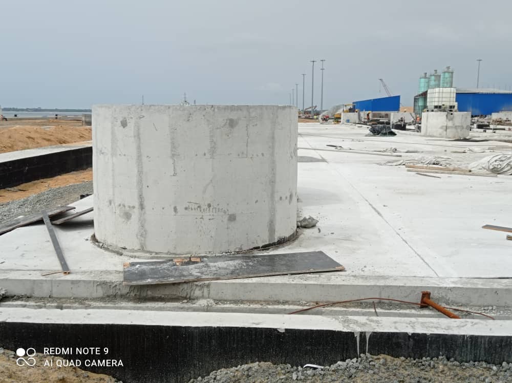 Cuve en béton sur dalle de station