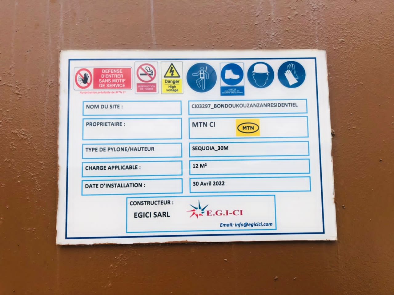 Plaque d'identification d'un site MTN CI